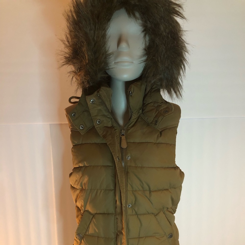 H & M LOGG women puffer vest faux fur Size 6